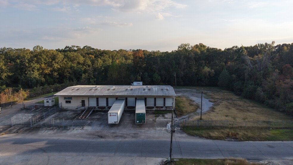 6722 Bicentennial Pl, Baton Rouge, LA à louer - Photo du bâtiment - Image 3 de 24