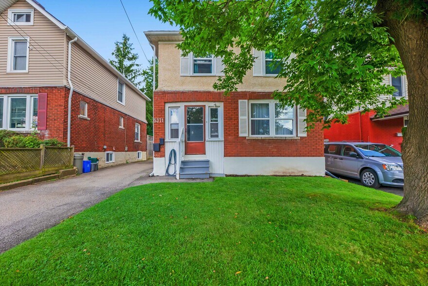 5371 Huron St, Niagara Falls, ON à vendre - Photo du bâtiment - Image 2 de 38