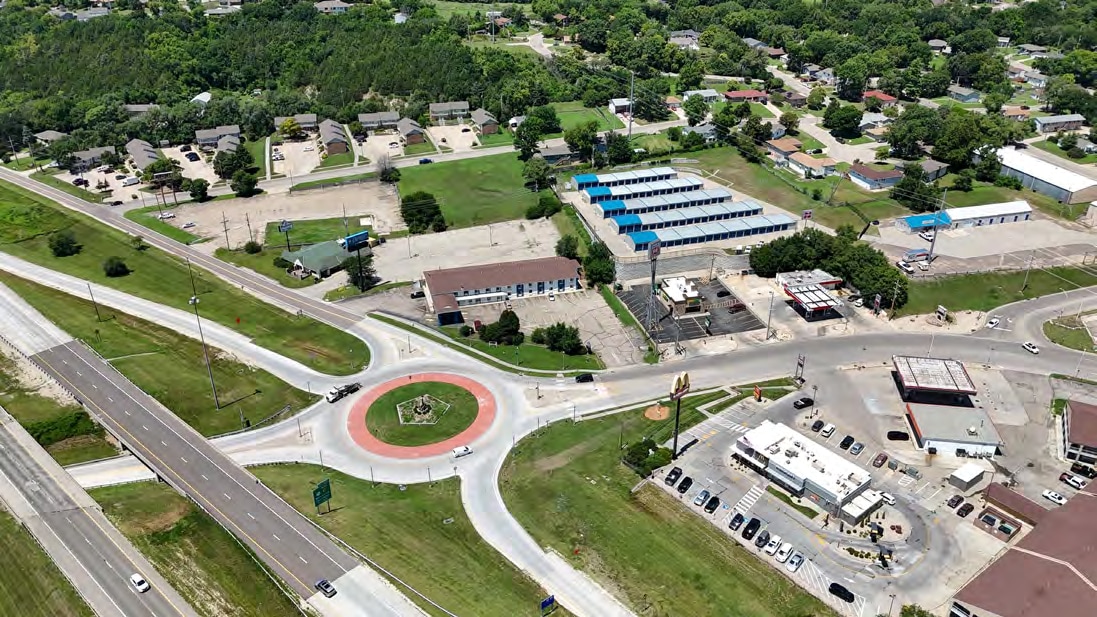 426 Goldenbelt Blvd, Junction City, KS à vendre Photo du bâtiment- Image 1 de 3