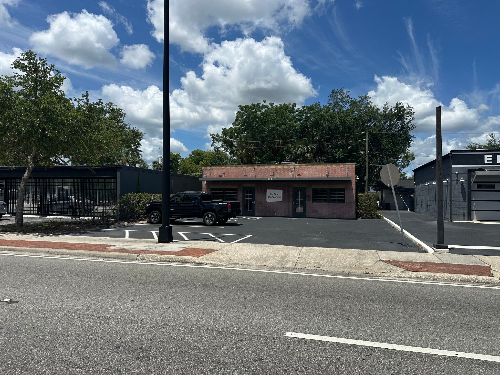900 S French Ave, Sanford, FL à louer Photo du bâtiment- Image 1 de 7