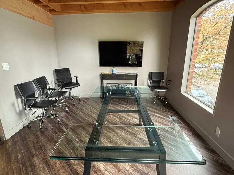 6105 S MacAdam Ave, Portland, OR à louer - Photo du bâtiment - Image 3 de 7