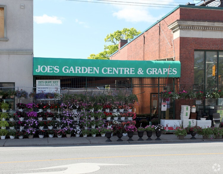 1921 Davenport Rd, Toronto, ON for sale - Primary Photo - Image 1 of 1