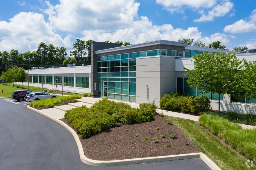 70 E Swedesford Rd, Malvern, PA à louer - Photo du bâtiment - Image 3 de 15