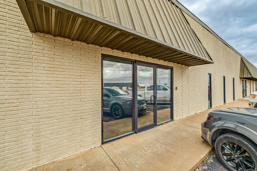 930 Arroyo St, San Angelo, TX for lease - Building Photo - Image 3 of 6