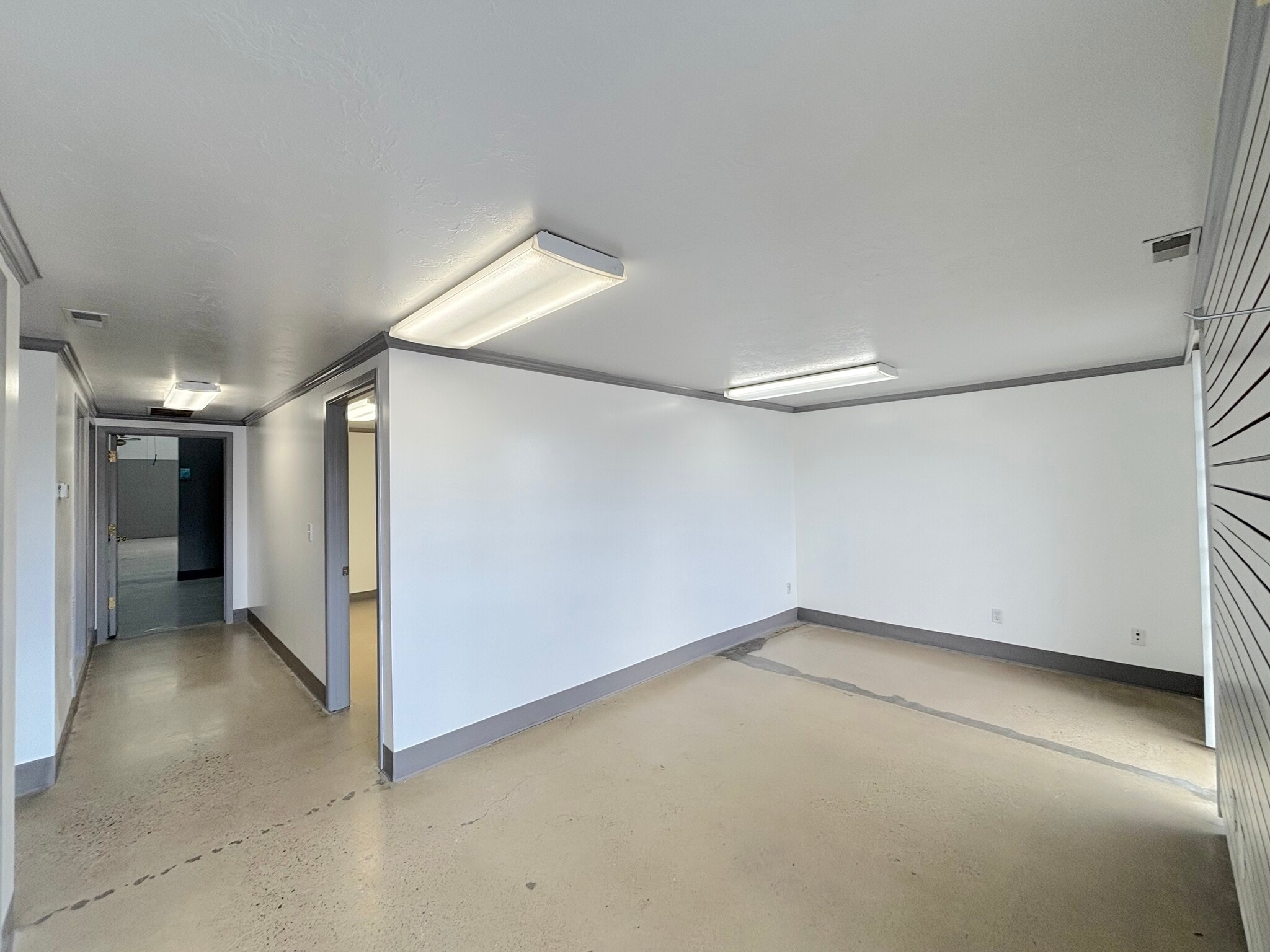 257-263 W 2950 S, Salt Lk, Salt Lake City, UT for lease Interior Photo- Image 1 of 8