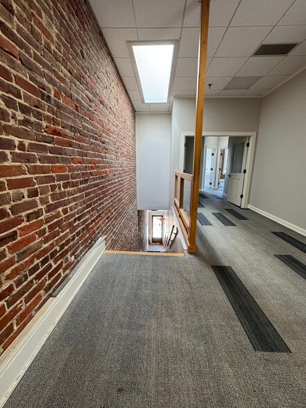 117-121 N State St, Jackson, MS à louer - Photo du bâtiment - Image 3 de 20