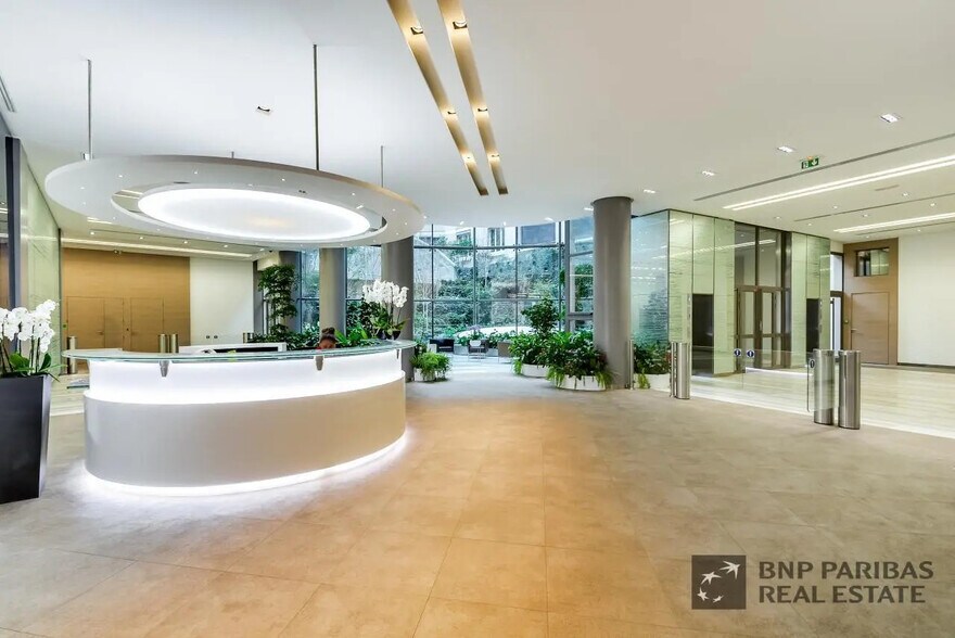 40-44 Rue La Boétie, Paris for lease - Lobby - Image 3 of 9