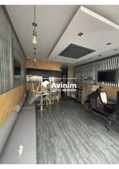 Retail in Levallois-Perret for lease - Building Photo - Image 2 of 7