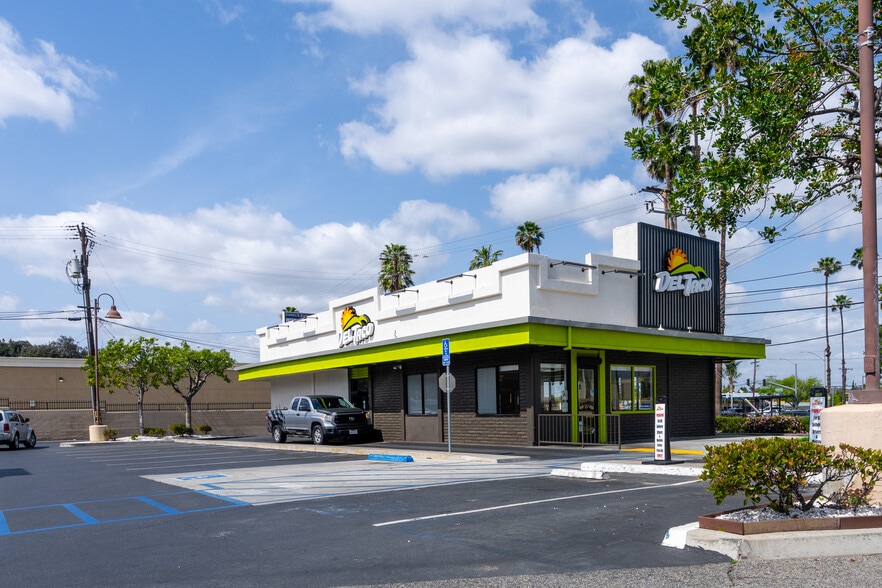 5130-5290 Arlington Ave, Riverside, CA for lease - Building Photo - Image 3 of 7