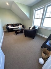 25 Church Hill Rd, Newtown, CT à louer Photo du bâtiment- Image 2 de 6