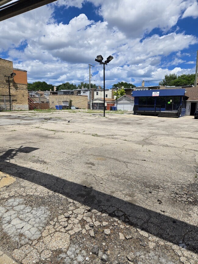 Plus de détails pour 2901 N Cicero Ave, Chicago, IL - Commerce de détail à louer