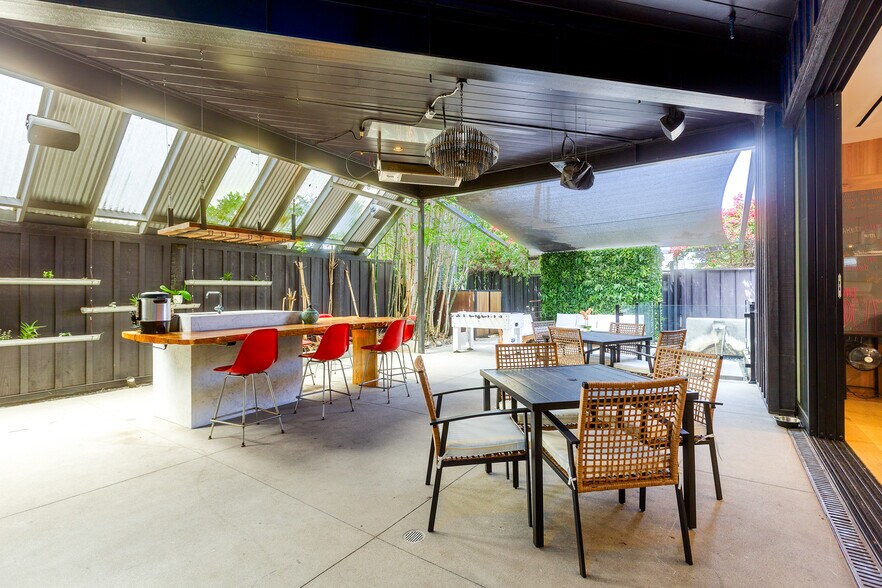 1746 Abbot Kinney Blvd, Venice, CA à louer - Photo du bâtiment - Image 3 de 7
