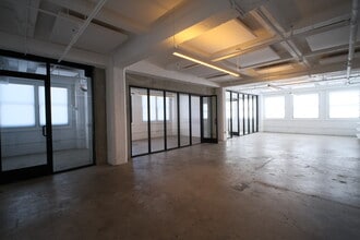 806 E 3rd St, Los Angeles, CA for lease Interior Photo- Image 2 of 6