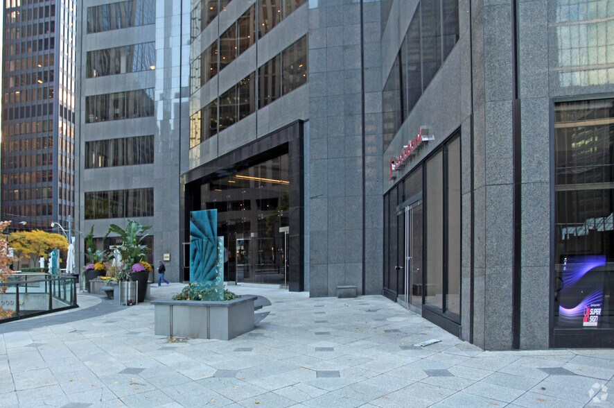 145 King St W, Toronto, ON à louer - Photo du bâtiment - Image 2 de 23