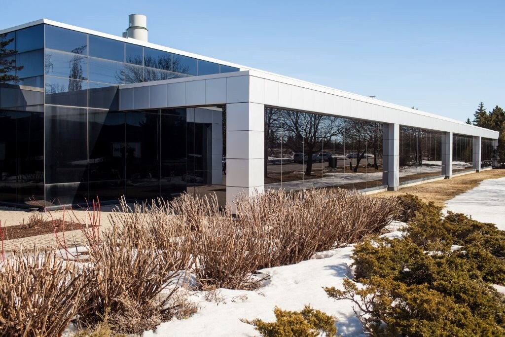 2340 St Laurent Blvd, Ottawa, ON à vendre Photo principale- Image 1 de 1