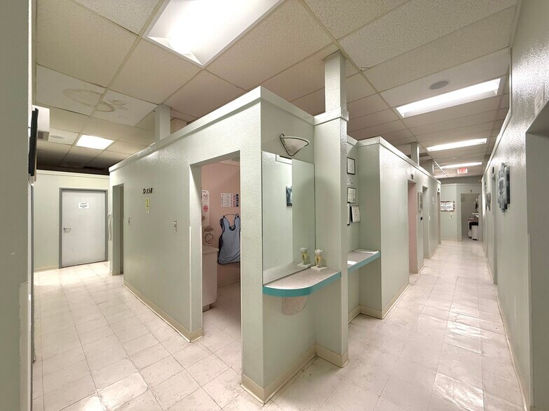 3015 S Crenshaw Blvd, Los Angeles, CA à louer - Photo du bâtiment - Image 2 de 6