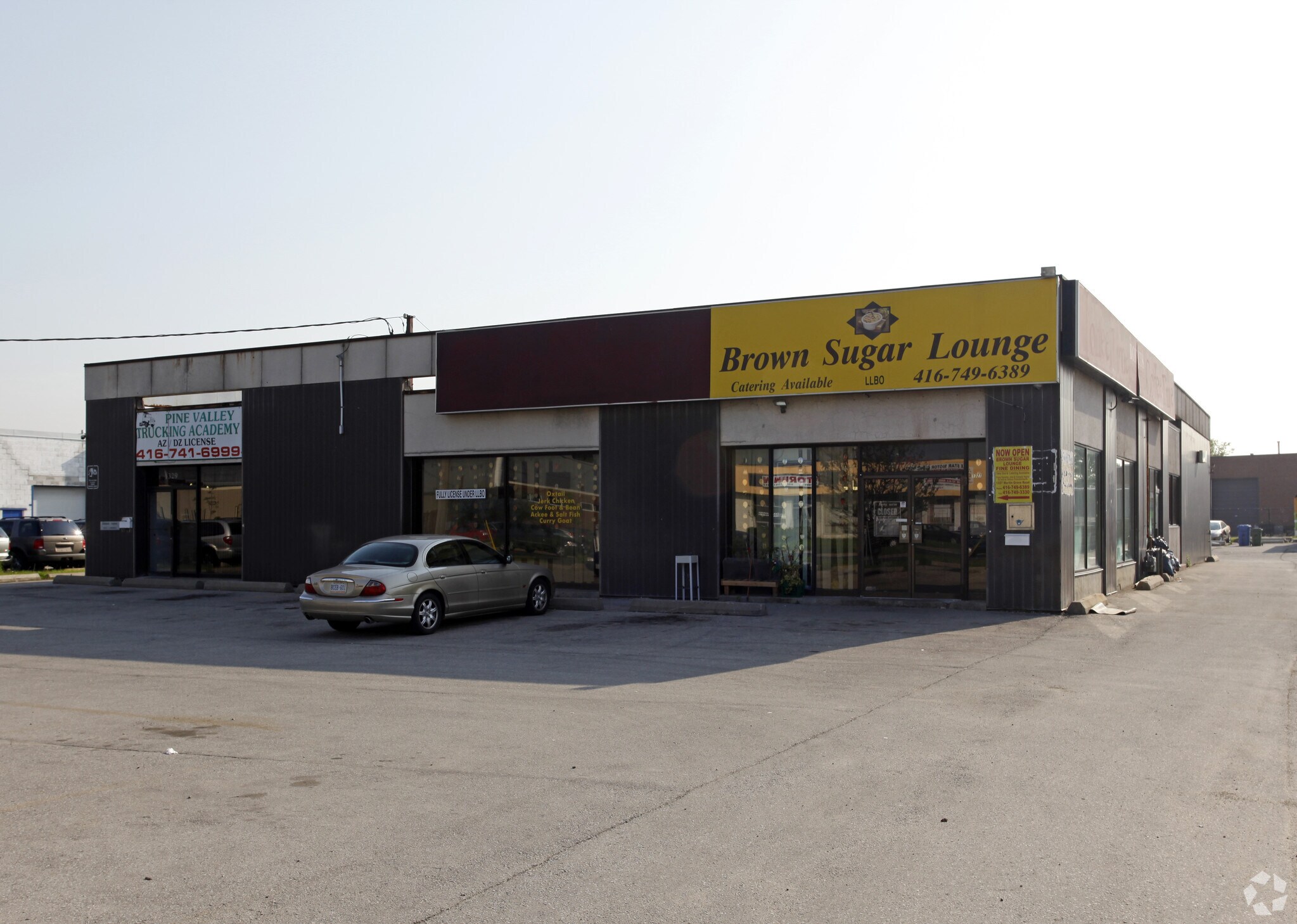 1327-1329 Martin Grove Rd, Toronto, ON à vendre Photo principale- Image 1 de 1