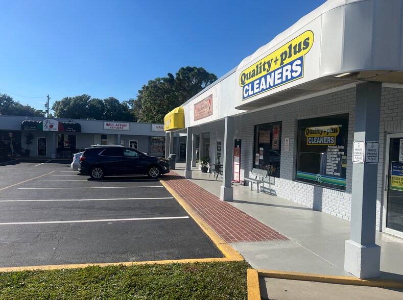 1960-1992 S Alt 19 Hwy, Tarpon Springs, FL à louer - Photo du bâtiment - Image 3 de 6