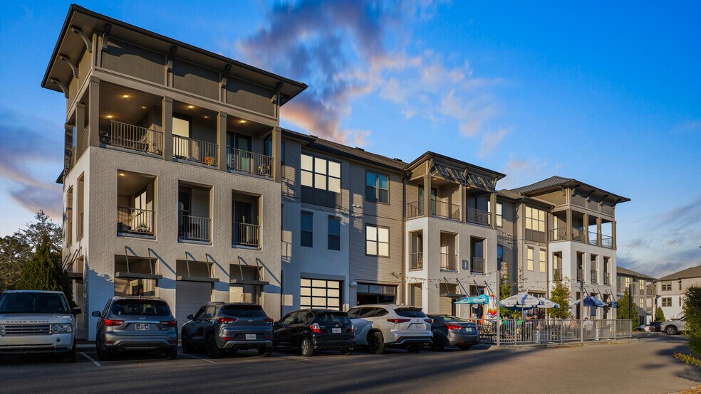 2501 Bienville Blvd, Ocean Springs, MS à vendre - Photo du bâtiment - Image 3 de 7