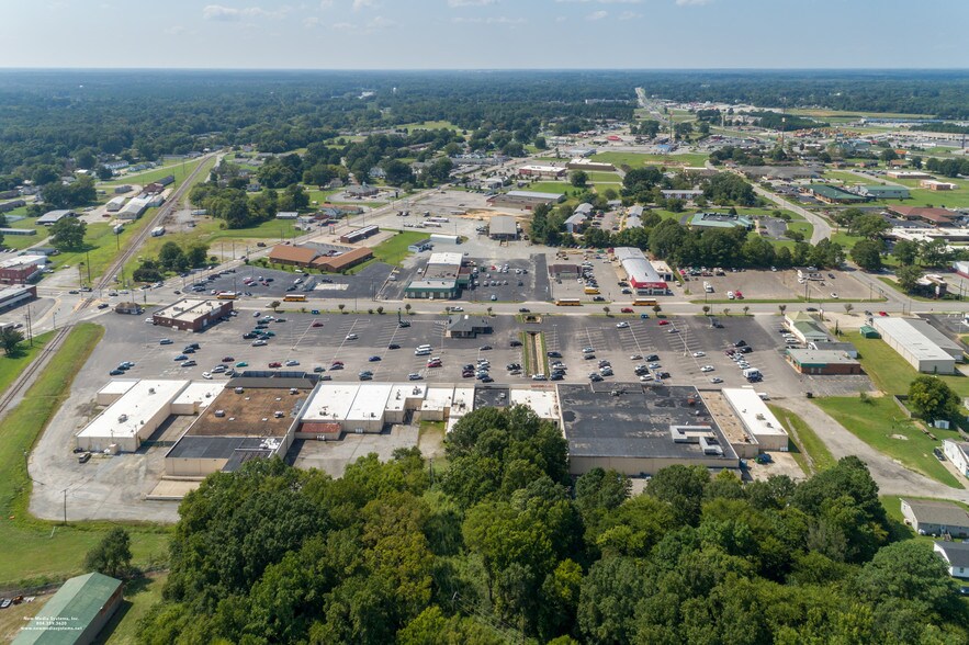 538 N Main St, Emporia, VA à louer - Autre - Image 1 de 20