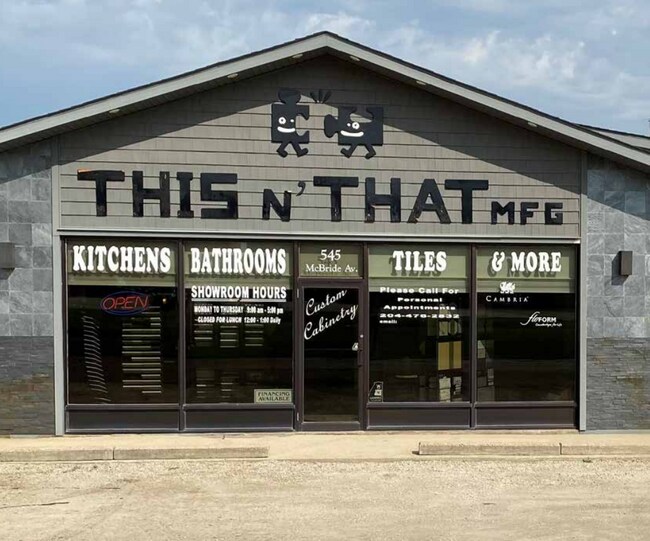 Plus de détails pour 545 Mcbride Av, Neepawa, MB - Commerce de détail à vendre