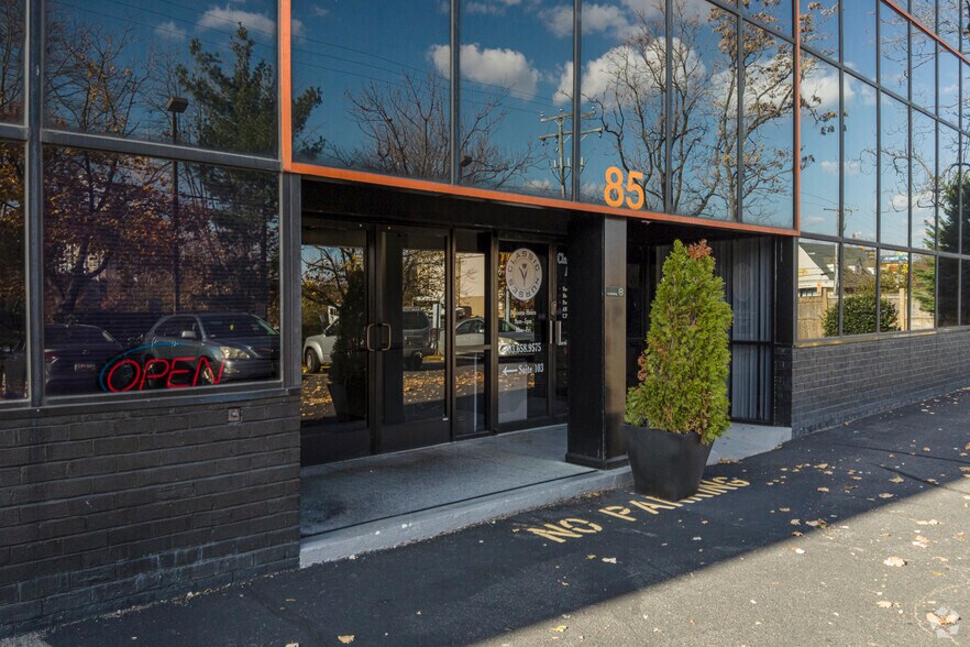 85 S Bragg St, Alexandria, VA à louer - Photo du bâtiment - Image 3 de 6