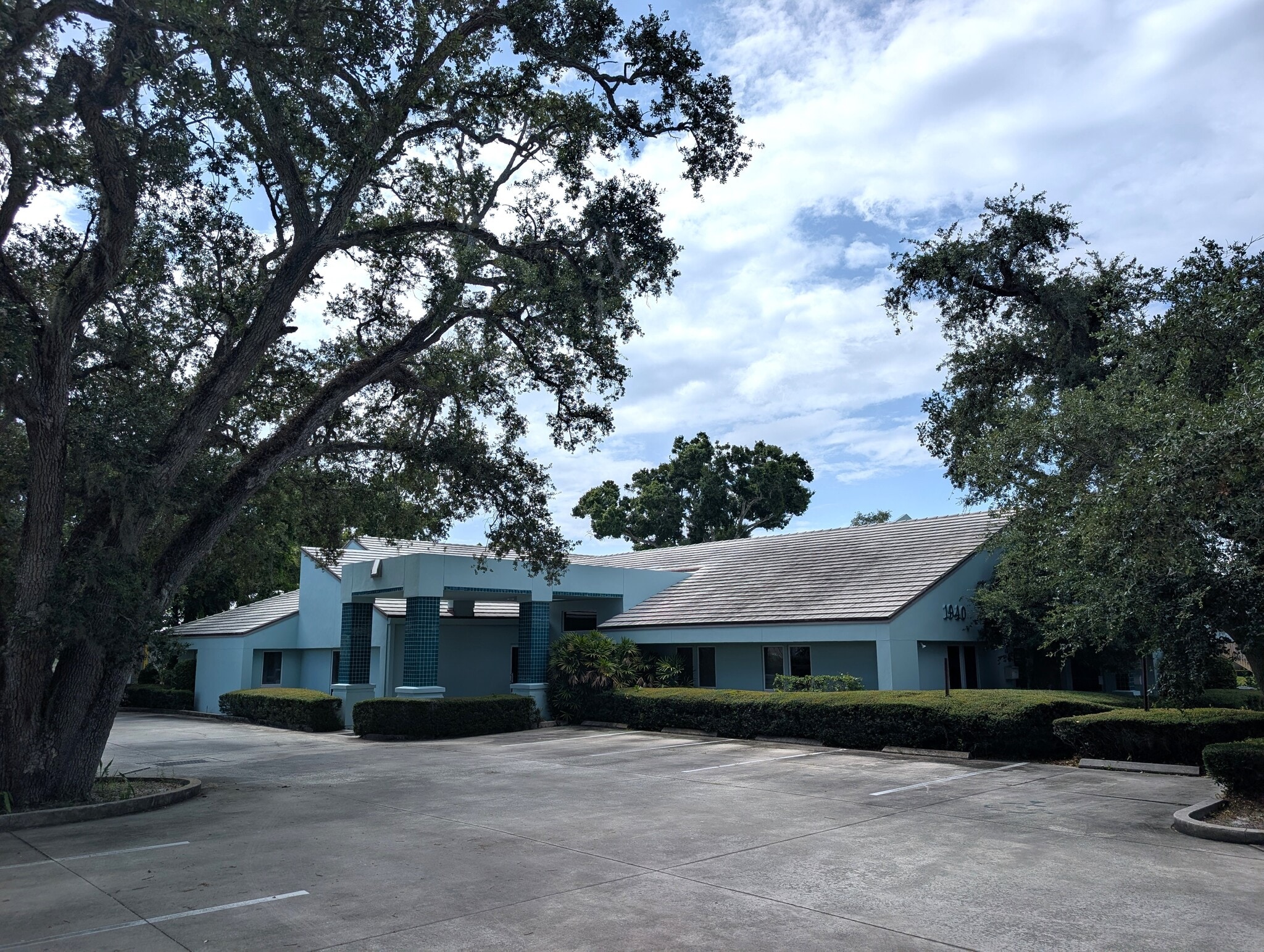 1940 10th Ave, Vero Beach, FL for sale Primary Photo- Image 1 of 6