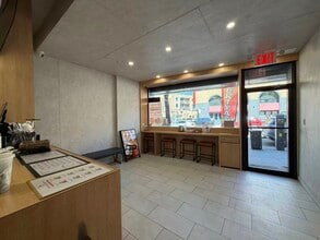 69-42 Grand Ave, Flushing, NY à louer Photo intérieure- Image 1 de 10