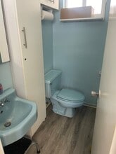801 W 48th St, Hialeah, FL for lease Interior Photo- Image 2 of 12