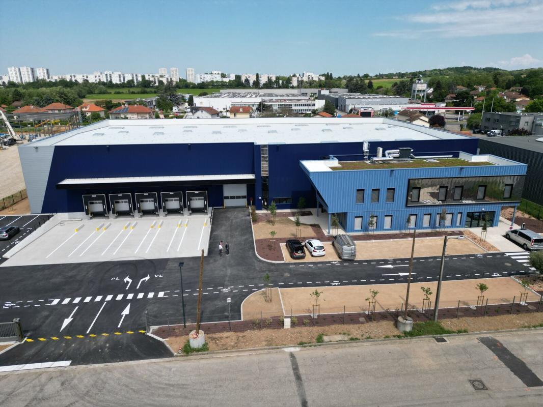 Flex in Mions for lease Building Photo- Image 1 of 19