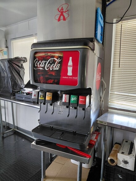 184 N Main St, Norwich, CT for sale - Building Photo - Image 2 of 12