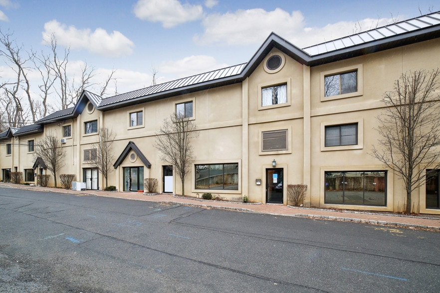 7-11 Legion Dr, Valhalla, NY for lease - Building Photo - Image 3 of 24