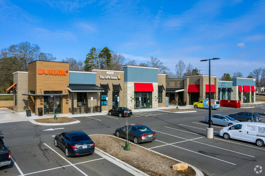 4015 Corning Pl E, Charlotte, NC for lease - Building Photo - Image 3 of 5