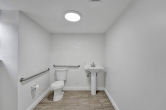 1225 Alton Rd, Miami Beach, FL à louer Photo intérieure- Image 2 de 23