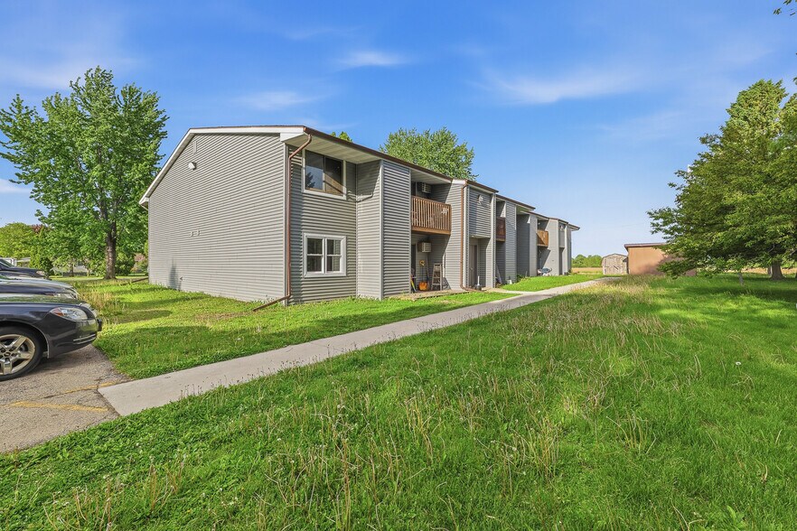 228 Enterprise St, Stockbridge, WI à vendre - Photo du bâtiment - Image 2 de 16