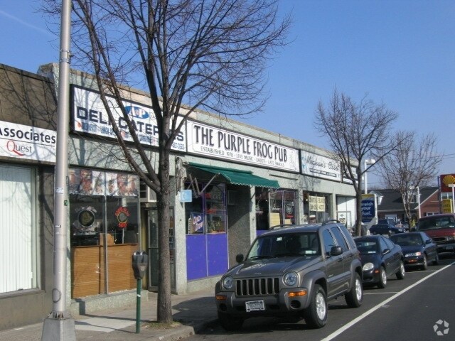 263-269 Merrick Rd, Lynbrook, NY for lease - Building Photo - Image 2 of 6