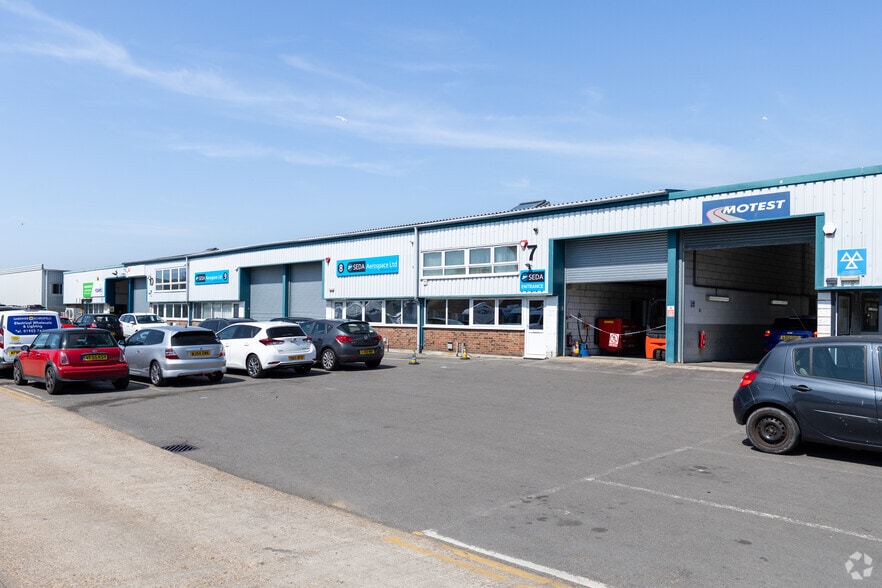 Meadow Rd, Worthing for lease - Building Photo - Image 2 of 4