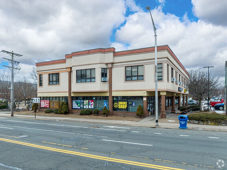 45 N Main St, Bristol, CT à vendre - Photo principale - Image 1 de 20