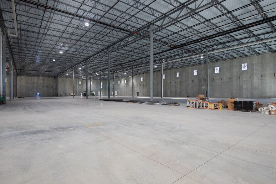 53 Ramsey Rd, Shirley, NY à vendre - Numérisation 3D de Matterport - Image 2 de 20