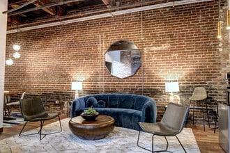 401 W Main St, Lexington, KY for lease Interior Photo- Image 1 of 4