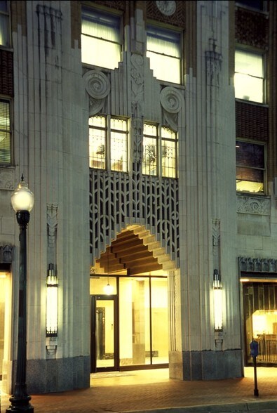 120 N Congress St, Jackson, MS à louer - Photo du bâtiment - Image 1 de 16