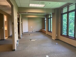 4640 Nicols Rd, Eagan, MN à vendre Photo intérieure- Image 2 de 15