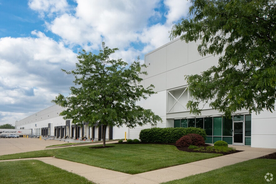 1107-1133 Aviation Blvd, Hebron, KY for lease - Building Photo - Image 1 of 5