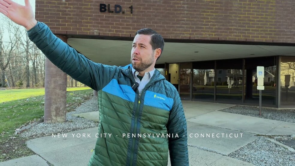 120 Clyde Rd, Somerset, NJ à louer - Vidéo sur l’inscription commerciale - Image 2 de 29