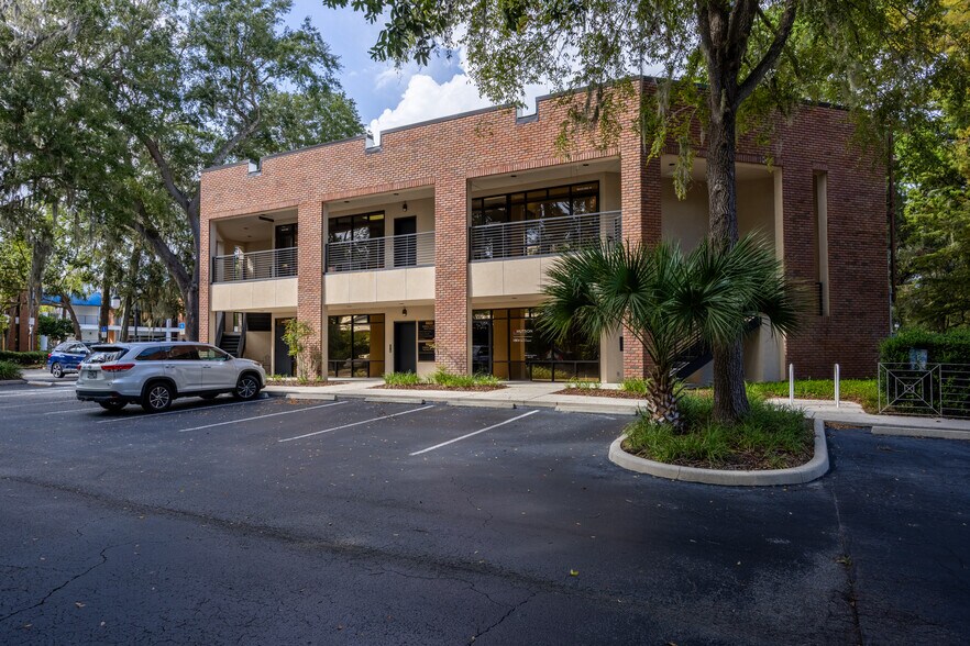2750 NW 43rd St, Gainesville, FL à louer - Photo du bâtiment - Image 2 de 24