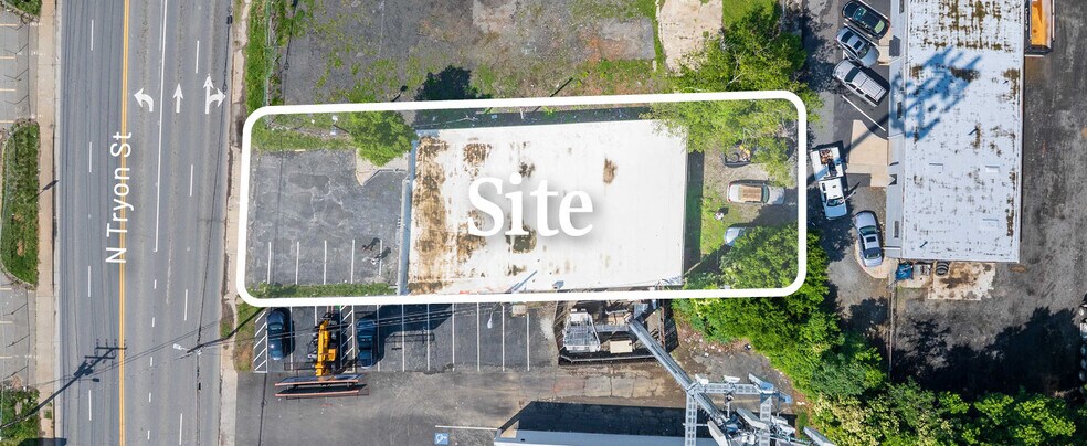 2709 N Tryon St, Charlotte, NC à louer - Photo du bâtiment - Image 2 de 4