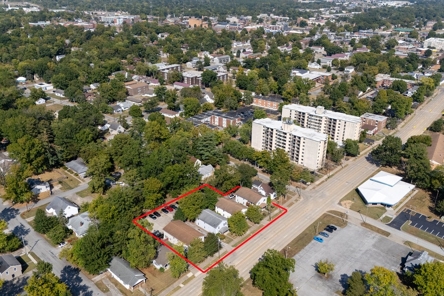 902-908 W Mill St, Carbondale, IL à vendre - Photo du bâtiment - Image 2 de 14