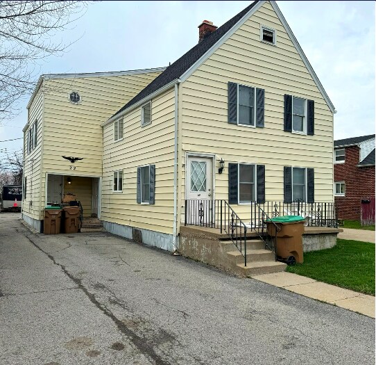 Beechwood Place portefeuille de 2 propriétés à vendre sur LoopNet.ca Photo principale- Image 1 de 4