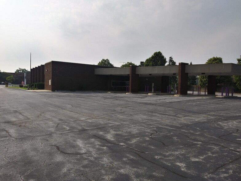 1806 Robin Hood Blvd, Schererville, IN for lease - Building Photo - Image 3 of 10