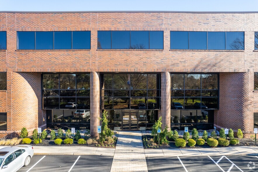 1122 Longford Rd, Oaks, PA à louer - Photo du bâtiment - Image 3 de 30